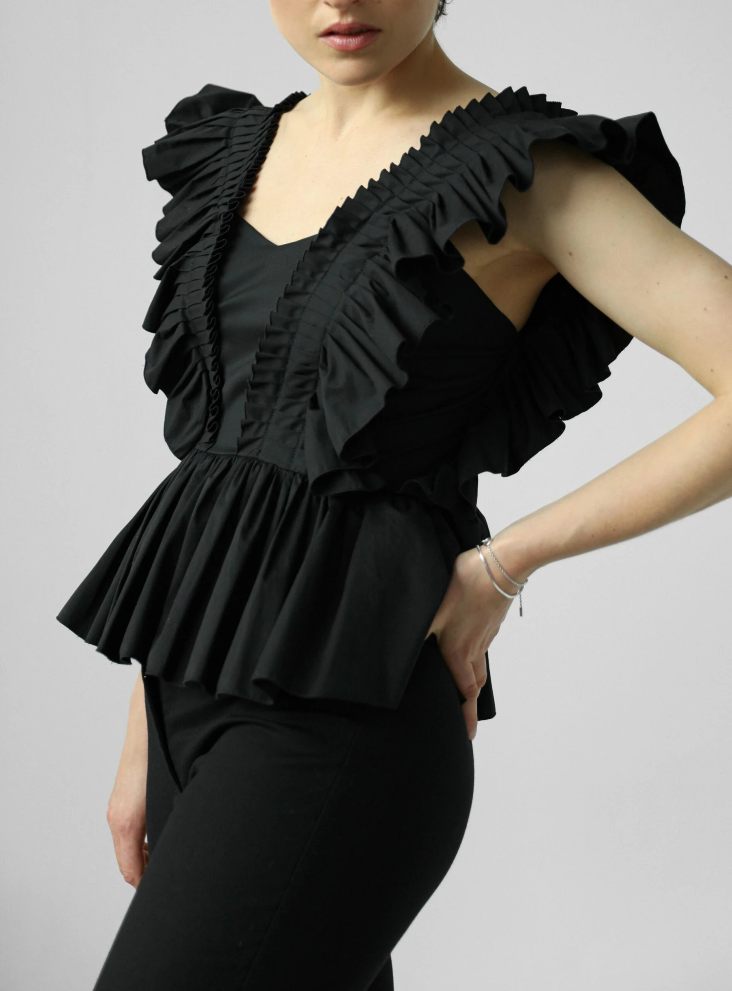 Nicola Top 1 Nicola Top