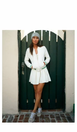 Darrow Boxpleat Skirt 35 Darrow Boxpleat Skirt -Cheap Tuke Bazaar Store SCENE 007 2562 FINALWEB 6ab85b97 159d 4780 8cb7 143e2e252656