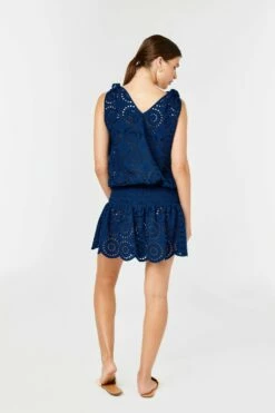 The Tilly Coverup -Cheap Tuke Bazaar Store SHOT029 1683